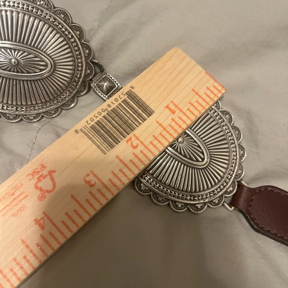 Justin Silver and Brown Concho Belt, cowgirl boho vintage like new - Picture 8 of 8
